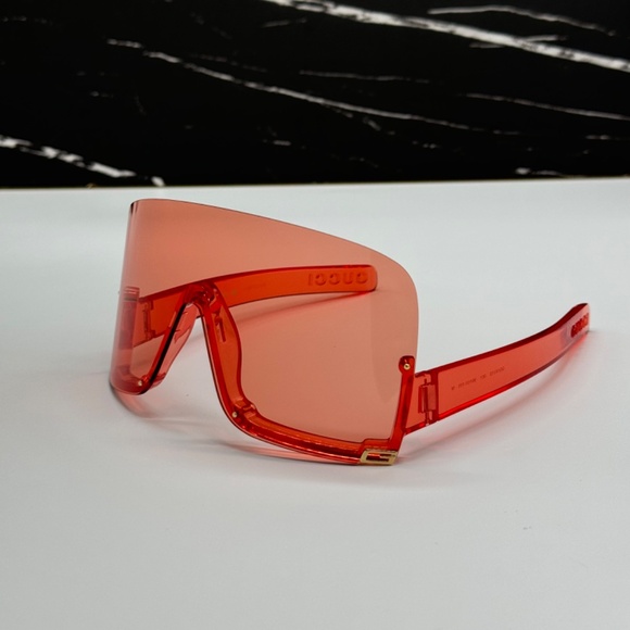 NEW GG1631S 001 GUCCI OVERSIZED RED WOMEN SUNGLASSES - Picture 3 of 10